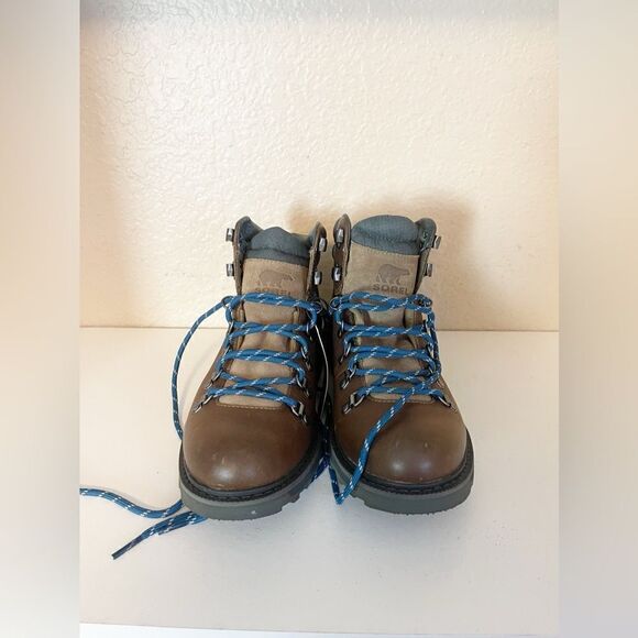 SOREL Madison hiking camp boots waterproof leather boots. NWT M 7.5/W9.5